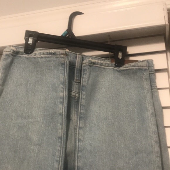 Madewell The High Rise Slim Crop Boyjean distressed at knees and hem Size 25 EUC - Picture 6 of 8